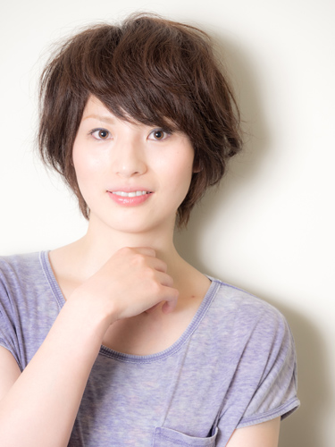 大人かわいいラフショート